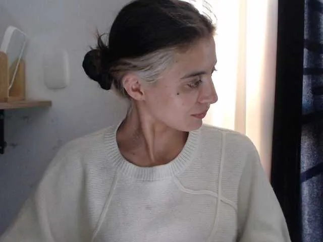 mariecam420 – webcam model profile photo