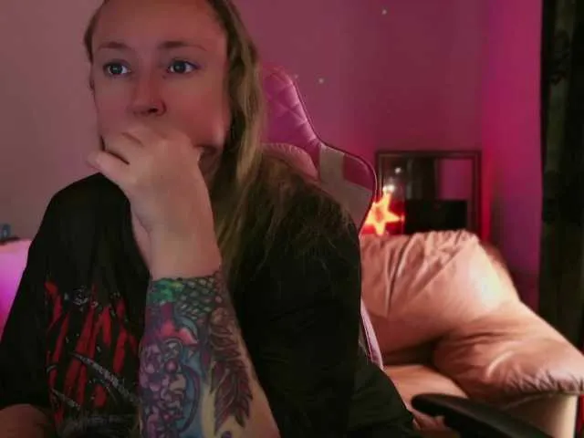 NylonQueen – webcam model profile photo