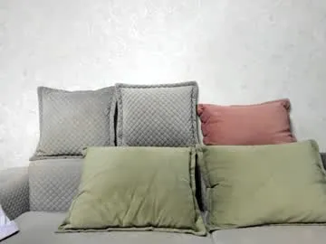 mikhaaaeel – webcam model profile photo