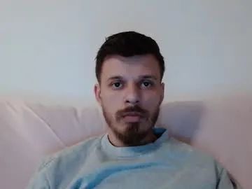 rayann27 – webcam model profile photo