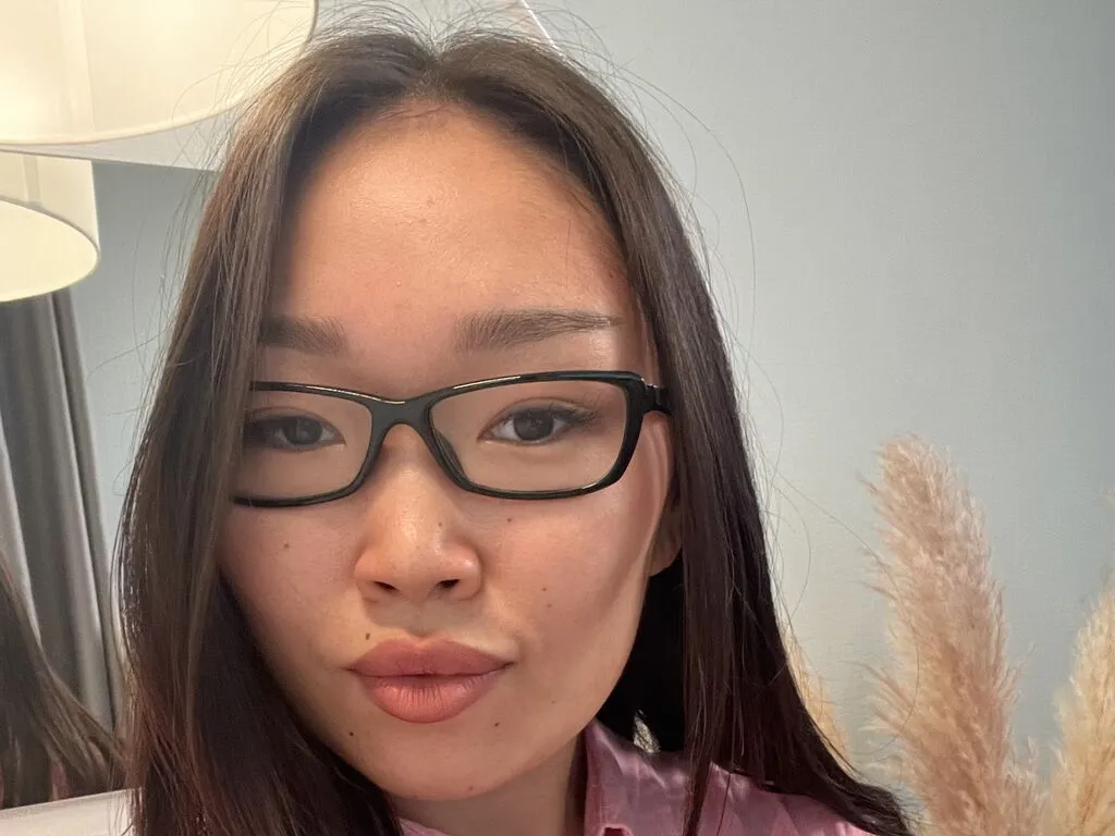 AdriaNochi – webcam model profile photo