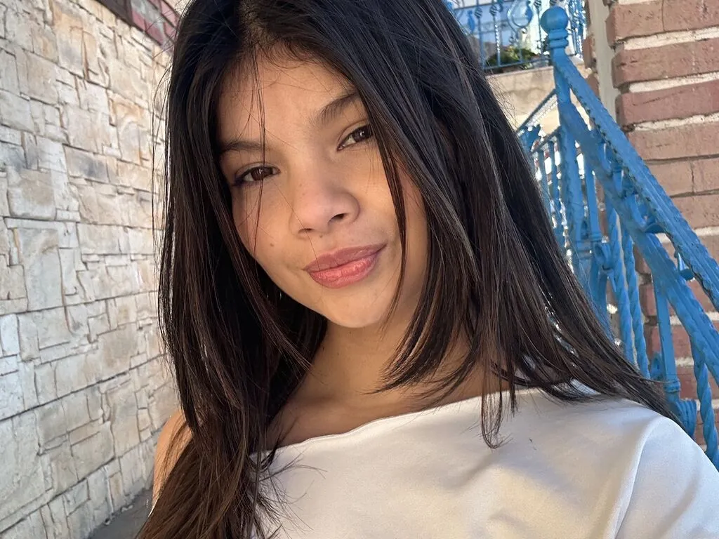 SolHill – webcam model profile photo