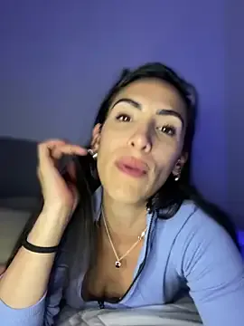 alessandra-a – webcam model profile photo