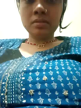 RAYI_Queen_2 – webcam model profile photo