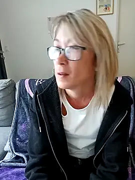 Timide_girl17 – webcam model profile photo